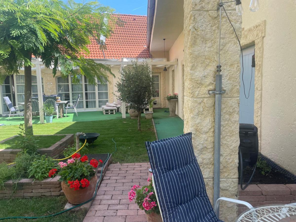 Monpe Apartmanik S Atmosferou Komarno Exterior photo